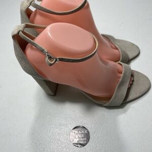 Vince Camuto Gray Ankle Strap Heels 9.5M SB- K